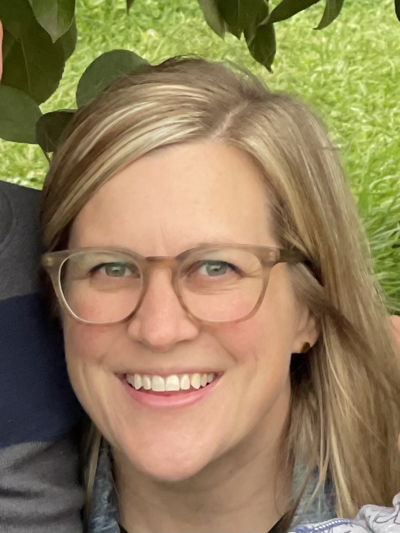 portrait of Jenna Campbell