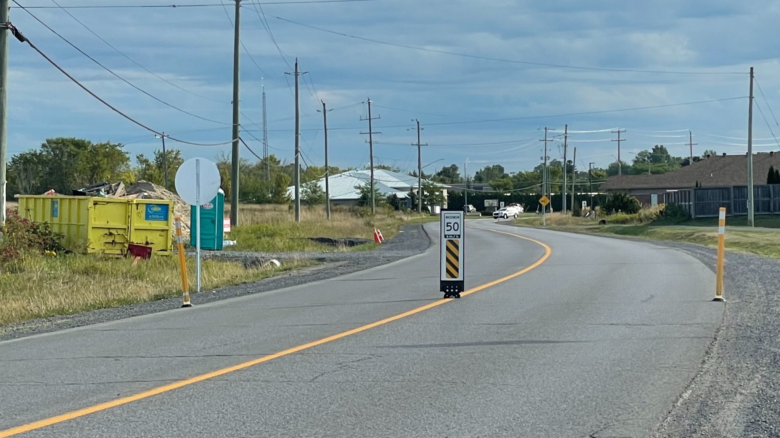 Centre line bollards on a roadway